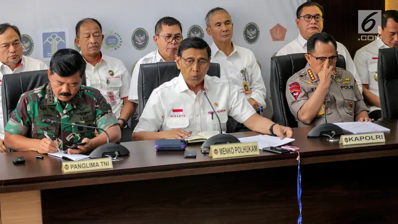 Bersama Panglima TNI dan Kapolri, Wiranto Bahas RUU KUHP hingga Karhutla