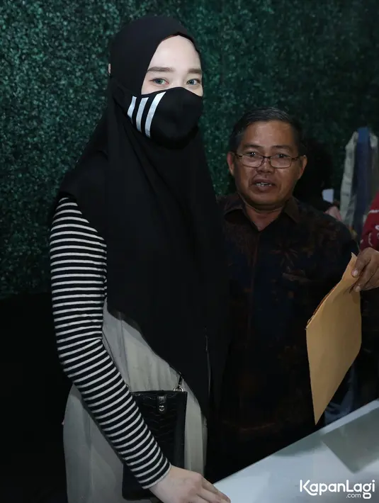 Untuk memperkuat laporannya, kuasa hukum Inara merasa memiliki beberapa buktinya. Ada yang berupa video dan tangkapan layar percakapan. [Foto: Budy Santoso/KapanLagi.com]