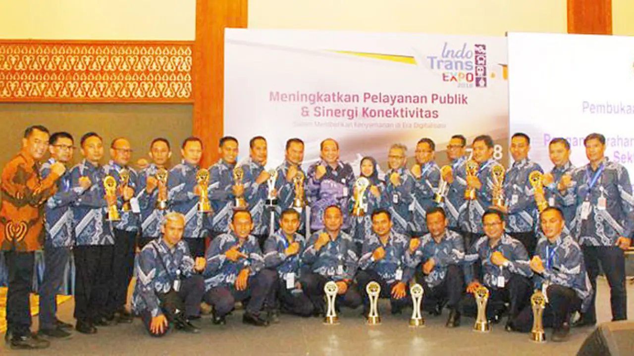 Kemenhub Berikan Penghargaan kepada 17 Stasiun Kereta