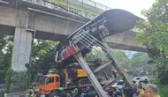 Titik Kemacetan Imbas Truk Angkut Alat Berat Tabrak JPO Tendean