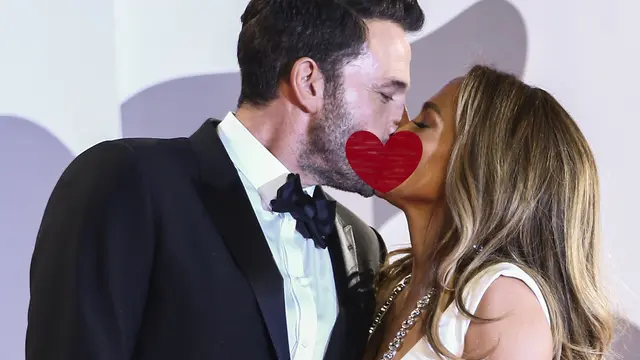 Ben Affleck - Jennifer Lopez. (Joel C Ryan/Invision/AP)