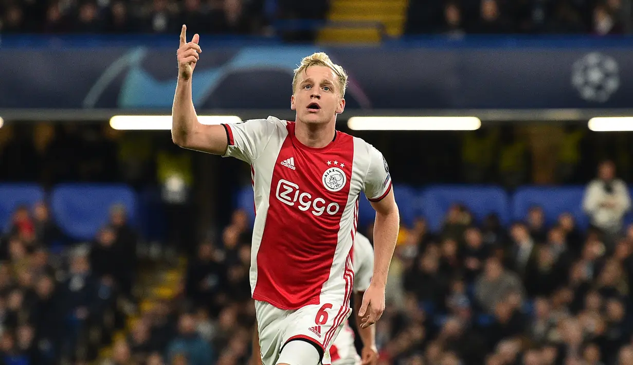6. Donny van de Beek (44 juta euro) - Donny van de Beek menjadi pemain anyar Manchester United di bursa transfer musim panas ini. Pemain berusia 23 tahun ini memiliki market transfer seharga 44 juta euro. (AFP/Glyn Kirk)