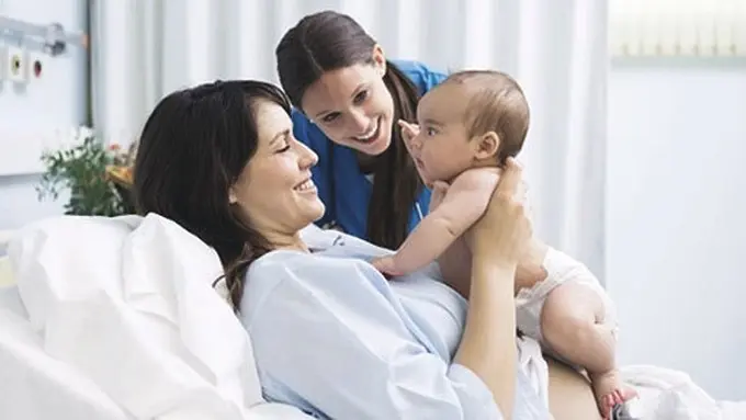 Melahirkan bayi seharusnya tak perlu ada drama. | Foto: ilustrasi