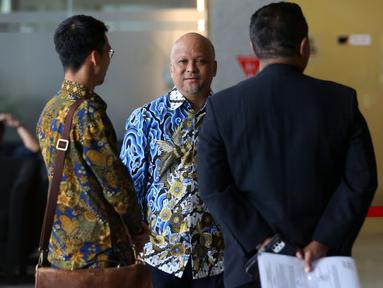 Putra Presiden ke-3 RI, BJ Habibie, Ilham Akbar Habibie (tengah) sesaat setelah tiba di gedung Merah Putih Komisi Pemberantasan Korupsi (KPK), Jakarta, Rabu (3/9/2025). (Liputan6.com/Helmi Fithriansyah)