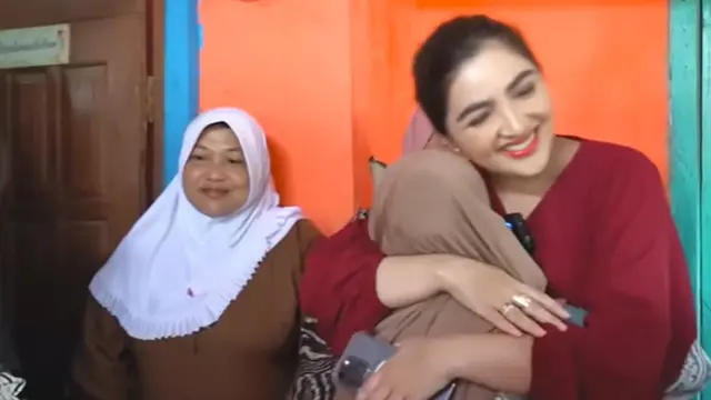Ashanty dan Anang sambangi rumah mantan asistennya (YouTube/The Hermansyah A6)