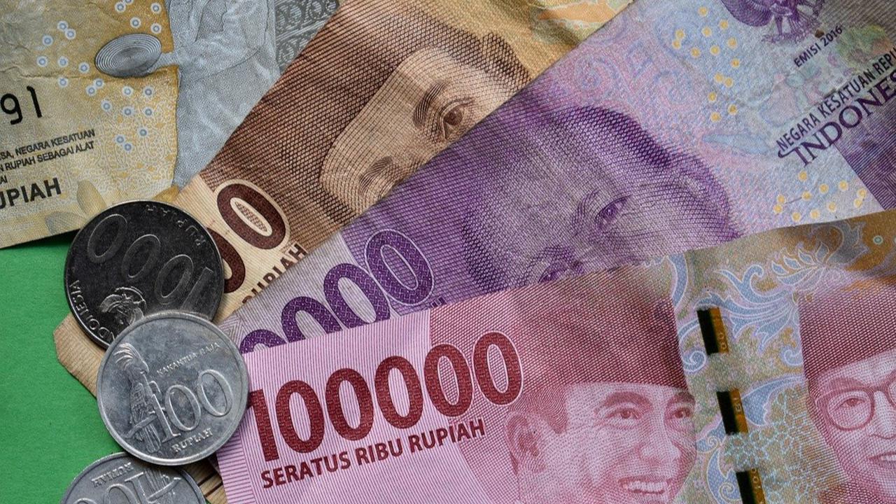 3 Trik Jitu Ubah Uang Kertas Lecek Kembali Rapi Seperti Baru