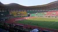 Partai persahabatan Timnas Indonesia vs Timnas Fiji di Stadion Patriot Candrabhaga, Bekasi, tak terlalu menarik minat suporter. 