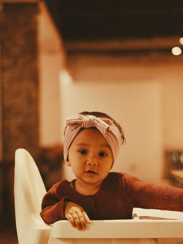 Menggemaskan, Ini 6 Potret Anak Semata Wayang Putri Marino dan Chicco Jerikho