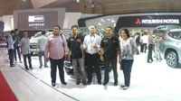 Komunitas pengguna Mitsubishi Mirage yang diwakili Indonesia Mirage Club (IMEC) mampir ke booth Mitsubishi 
