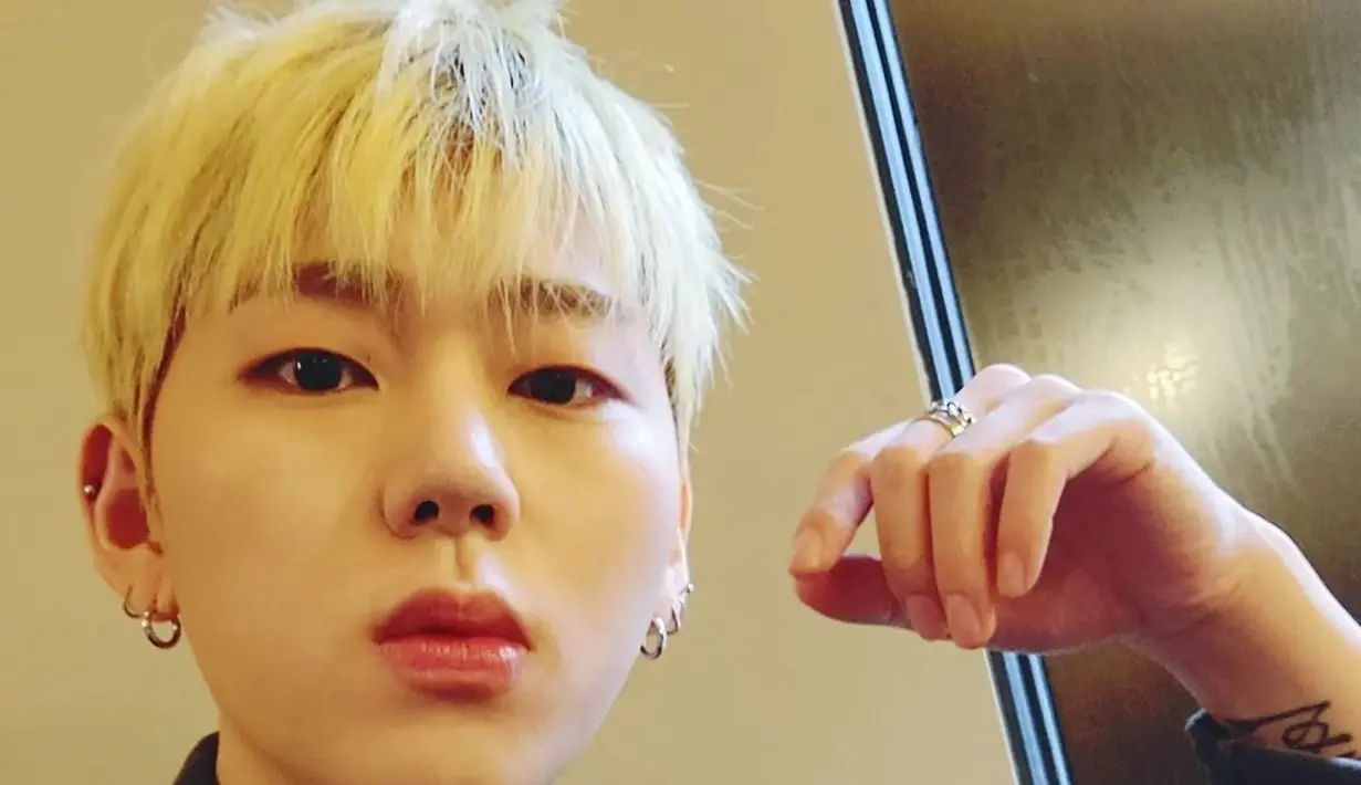 <p>Selain kemampuan rapnya yang sudah diakui oleh banyak orang, ternyata Zico juga mempunyai suara yang merdu saat bernyanyi. (FOTO: instagram.com/woozico0914/)</p>