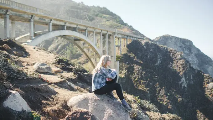 Kebablasan Baper sama Mantan Bisa Membahayakan, Girls, Hati-hati!