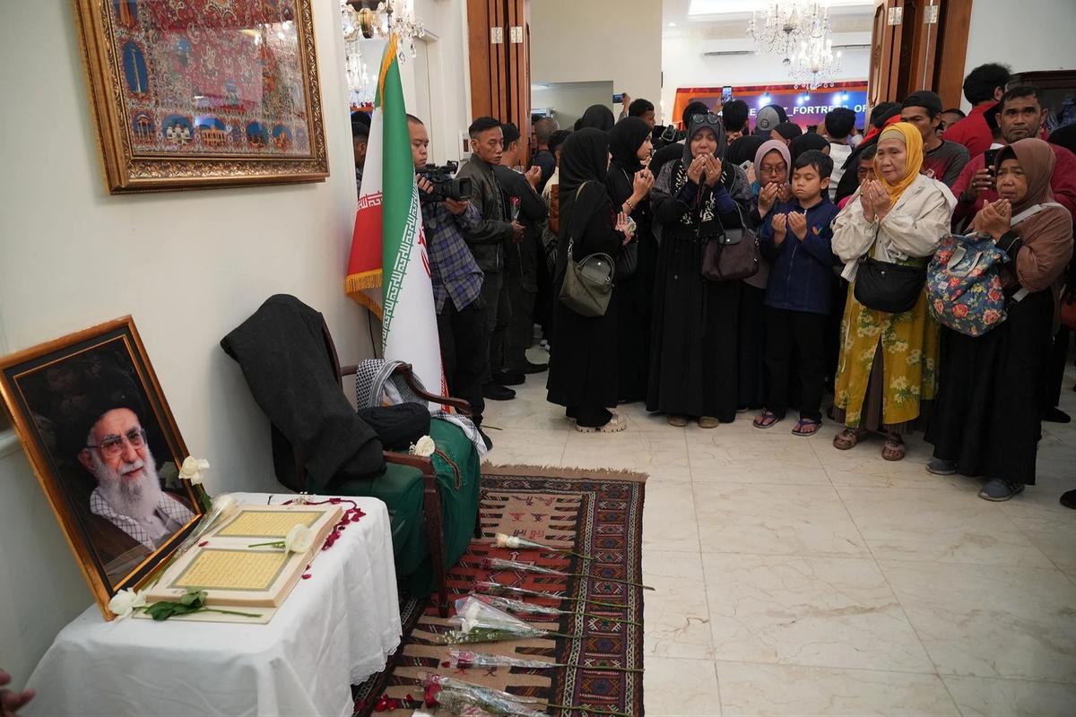 FOTO: Doa Bersama untuk Ayatollah Ali Khamenei Digelar di Jakarta