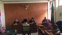 Majelis hakim menilai anggota geng motor Cirebon itu berbelit-belit saat menyampaikan keterangan. (Liputan6.com/Panji Prayitno)