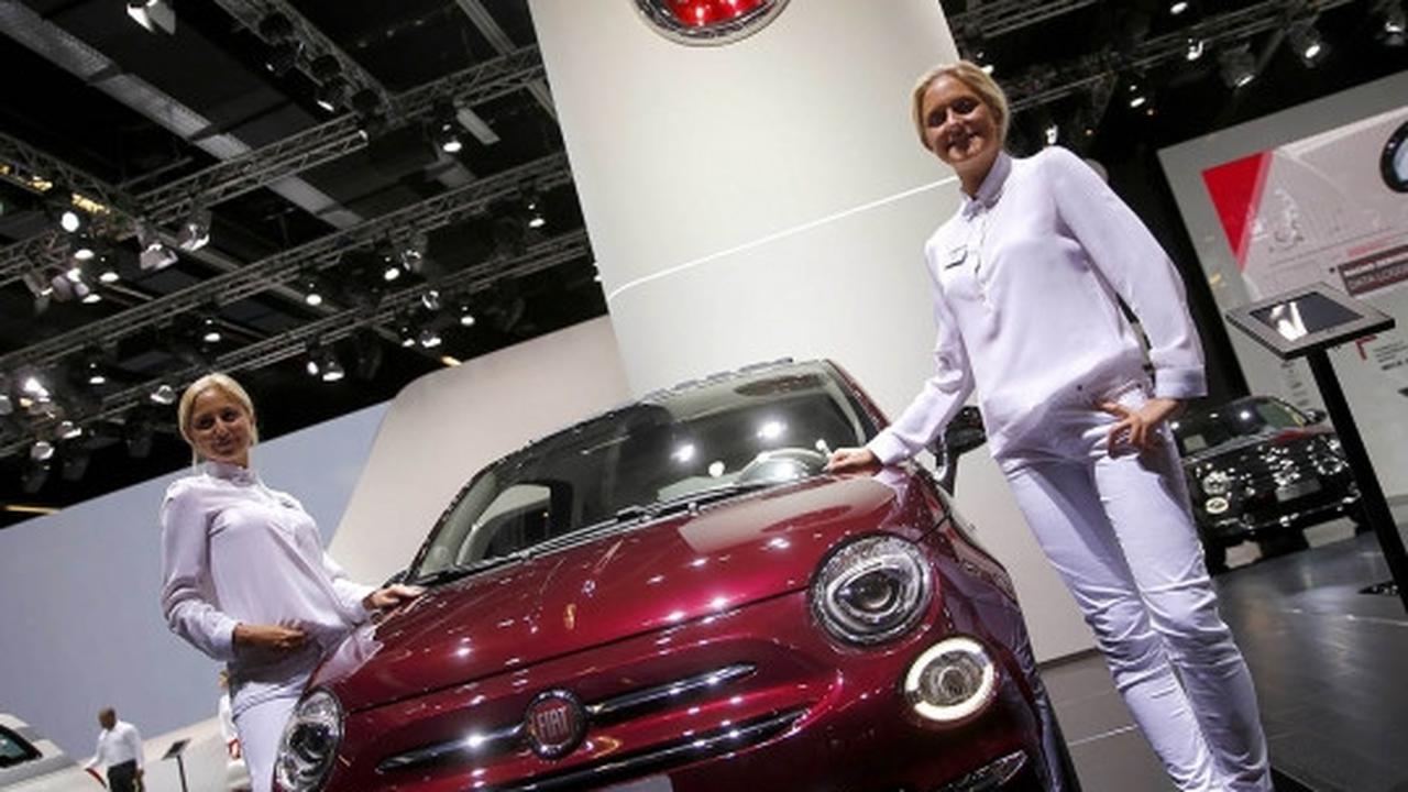Deretan model cantik dan seksi pemanis Frankfurt Motor Show