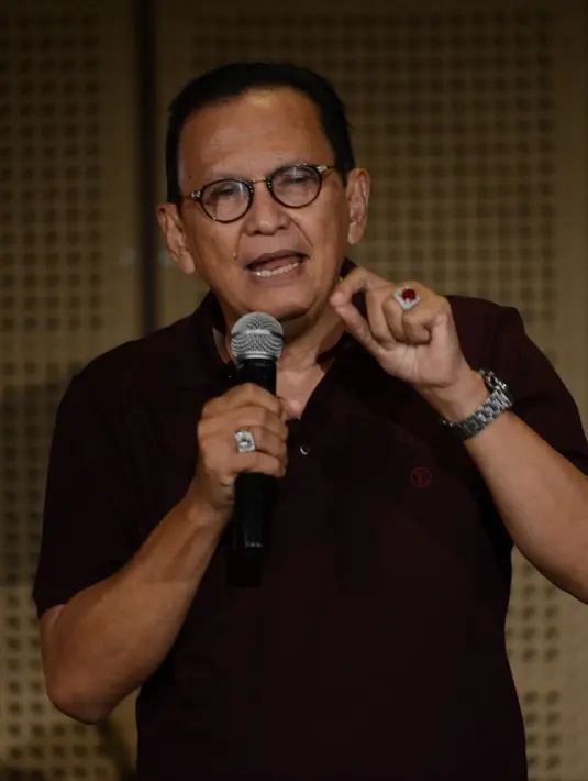 Artis kelahiran Salatiga 65 tahun itu melihat tidak hanya kalangan artis yang terkena narkoba. Semakin banyaknya selebriti yang tertangkap narkoba, ia melihat Indonesia dalam situasi darurat narkoba. (Adrian Putra/Bintang.com)