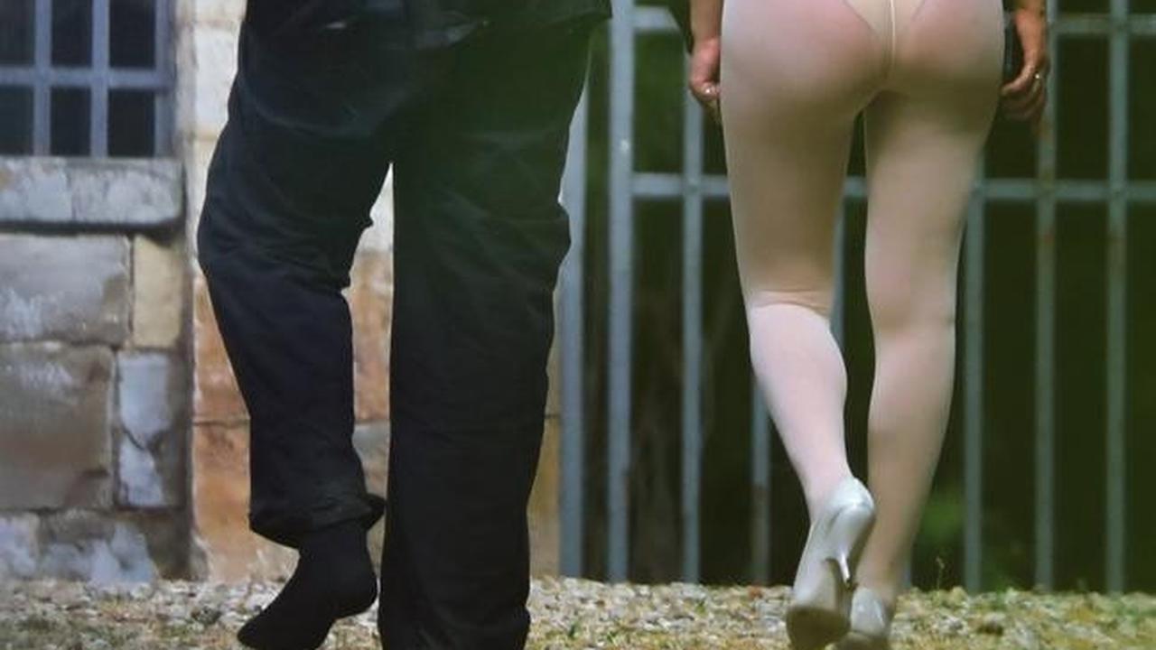 Pakaian Aneh Bianca Censori
