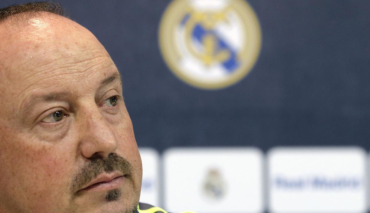 Pelatih Real Madrid, Rafael Benitez menggelar jumpa pers jelang laga La Liga melawan Celta Vigo di Madrid, Spanyol, Jumat (23/10/2015). (EPA/Zipi)