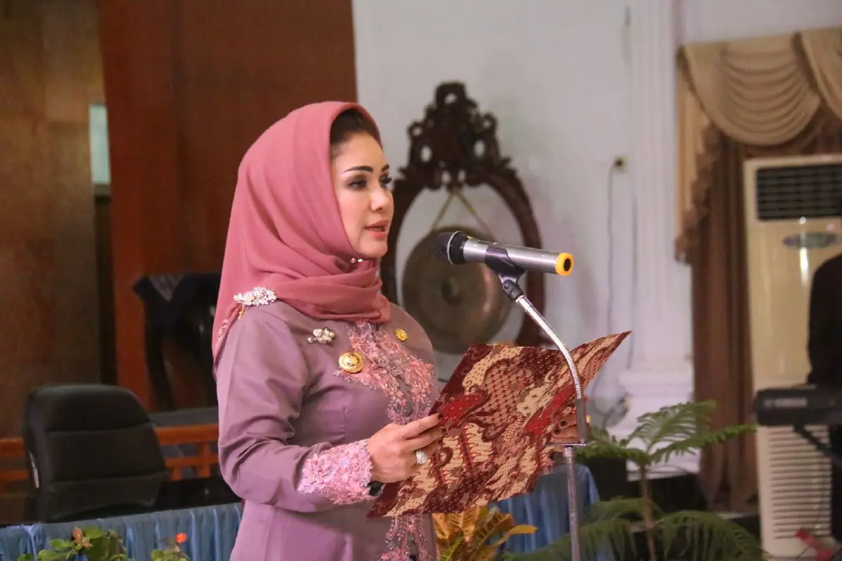 Walikota Tegal Siti Masitha Soeparno