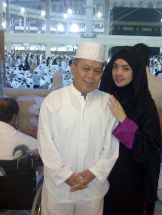 Sebelum pertemuan terjadi, Syarief Hasan memang sedang mencari calon pendamping. Sedangkan bagi Ingrid, apabila ada lelaki yang telah matang, ia siap dinikahi. (dok. Pribadi/ Bintang.com)