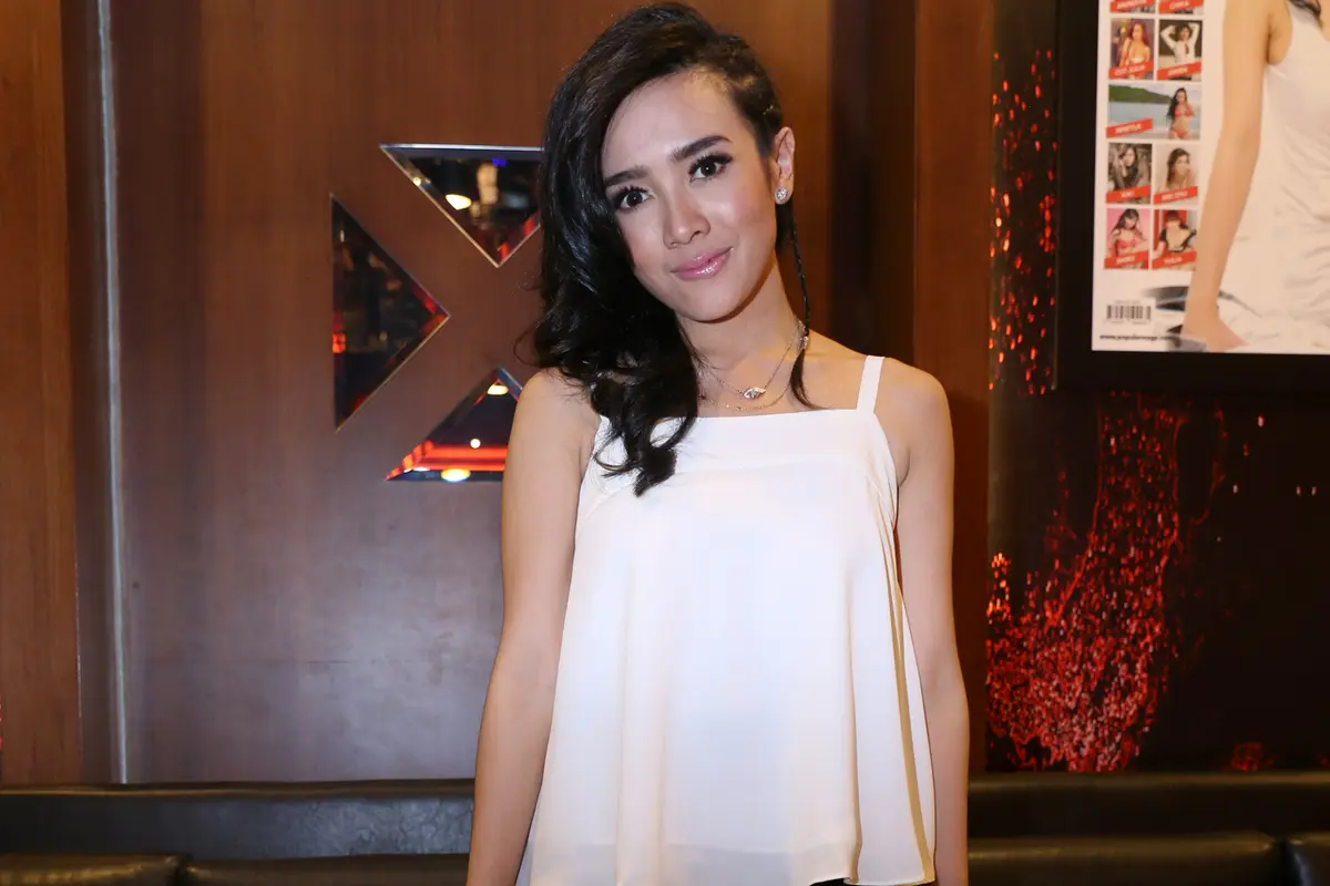 [Bintang] Dea Ananda