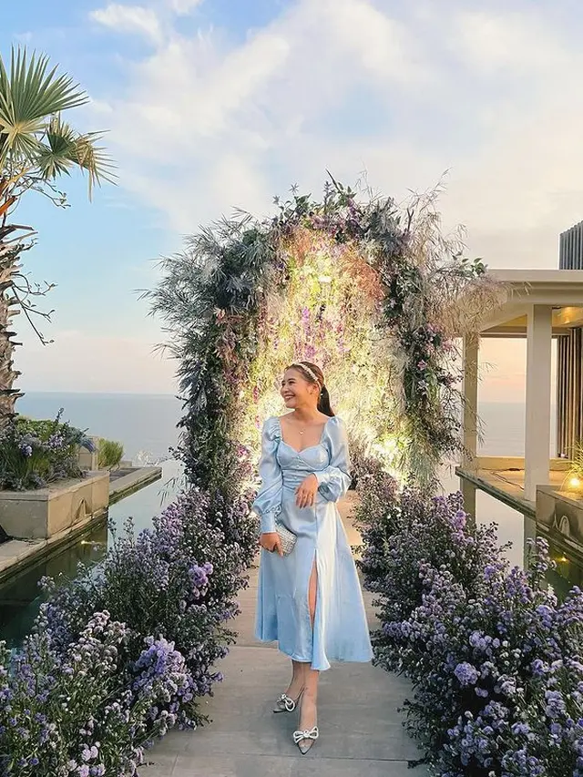 6 Inspirasi Gaya Rambut Ponytail Prilly Latuconsina yang Anti Membosankan