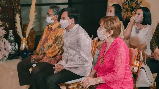 7 Momen Lamaran Adipati Dolken dan Canti Tachril, Hanya Dihadiri Keluarga