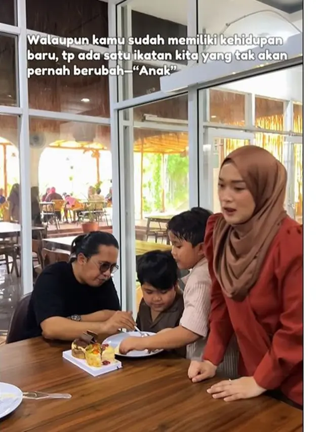 6 Potret Ririe Fairus Rayakan Ultah Anak, Ungkap Ayus Sabyan Punya Pasangan Baru