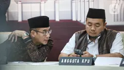 Ketua KPU Hasyim Asy'ari mengatakan program election visit dilaksanakan untuk memberikan kesempatan kepada berbagai pihak mengikuti perkembangan pemilu di Indonesia. (Liputan6.com/Angga Yuniar)