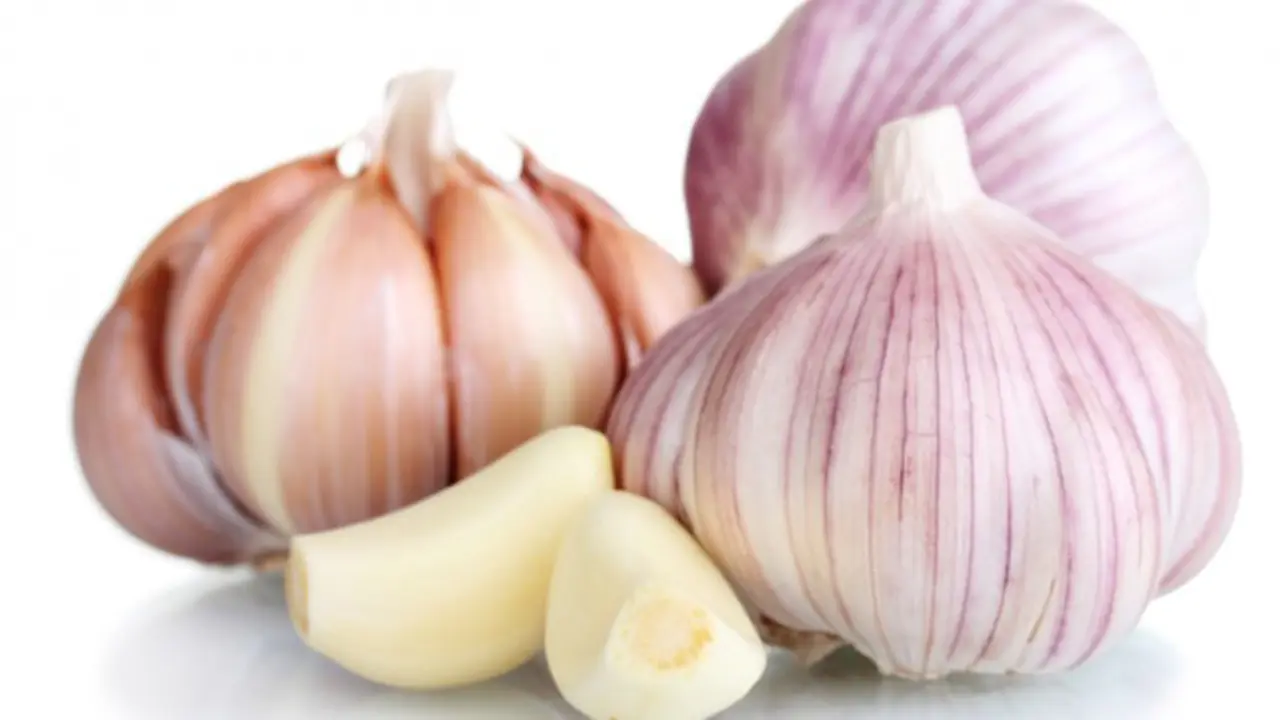 Taruh Bawang Putih di Lubang Telinga dan Lihat Efek Dahsyatnya