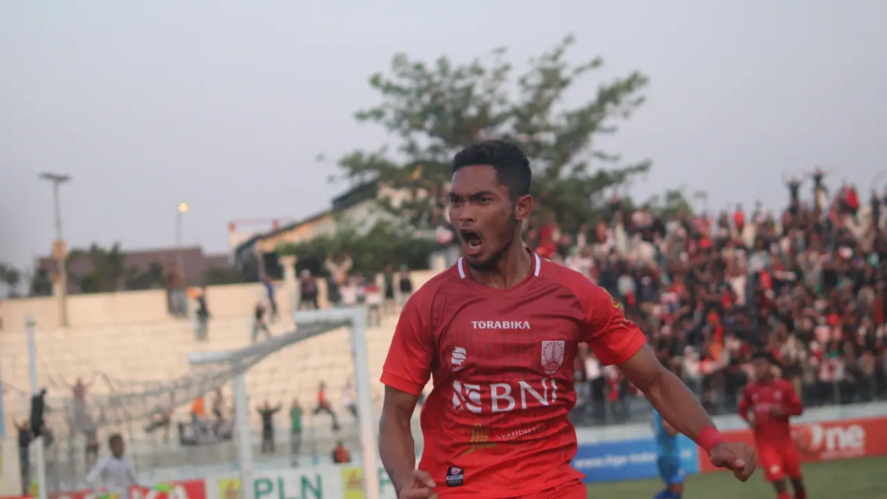 Persis Solo