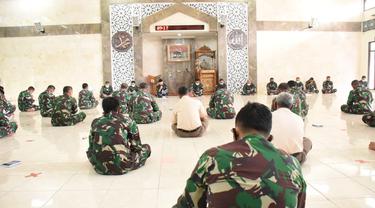 Suasana doa bersama untuk memperingati 40 hari gugurnya kru KRI Nanggala 402. (Istimewa)