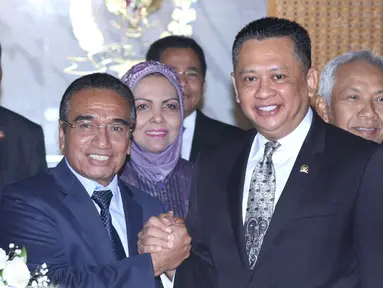Ketua DPR RI, Bambang Soesatyo (kanan depan) bersalaman dengan Presiden Timor Leste Francisco Guterres Lu Olo usai pertemuan di Gedung MPR/DPR RI, Jakarta, Jumat (29/6). Pertemuan untuk meningkatkan hubungan baik. (Liputan6.com/Helmi Fithriansyah)