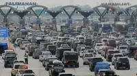Ribuan kendaraan dari Jakarta menuju Jawa Tengah terjebak antrean di gerbang Tol Cipali.