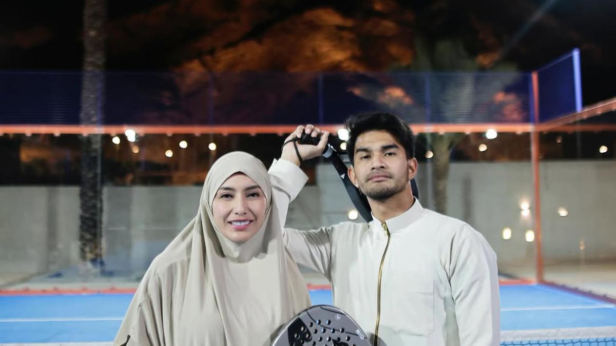 Gaya Syar’i Tyas Mirasih Main Padel, Tetap Sporty dan Kompak Bareng Suami