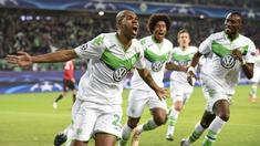 Naldo, bek Wolfsburg singkirkan Manchester United lewat 2 golnya di menit ke-13 dan 84' pada Matchday 6 Grup B Liga Champions, Rabu (9/12/2015) dini hari WIB. Golnya pada menit ke-84 mengunci kemenangan Wolfsburg 3-2 atas MU.