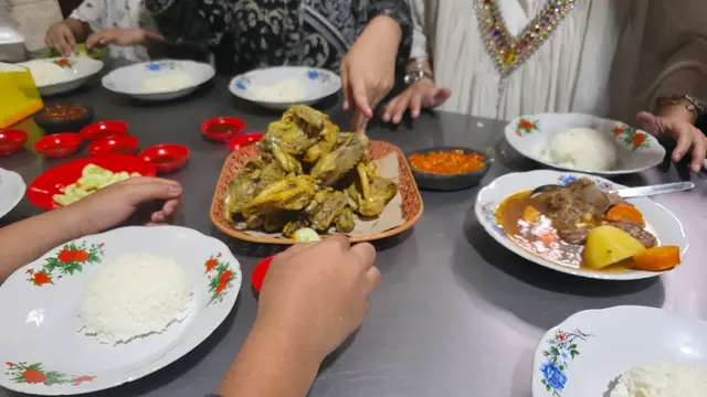 Ayam Goreng dan Sop Buntut Daging Pak Supar (Foto: Google Maps/Reza M)