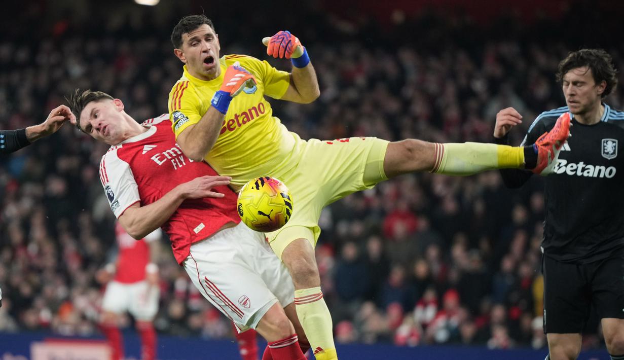Hasil akhir laga Arsenal vs Aston Villa ini membuat The Gunners menutup tahun 2025 di puncak klasemen Liga Inggris dengan 45 poin. (AP photo/Alastair Grant)