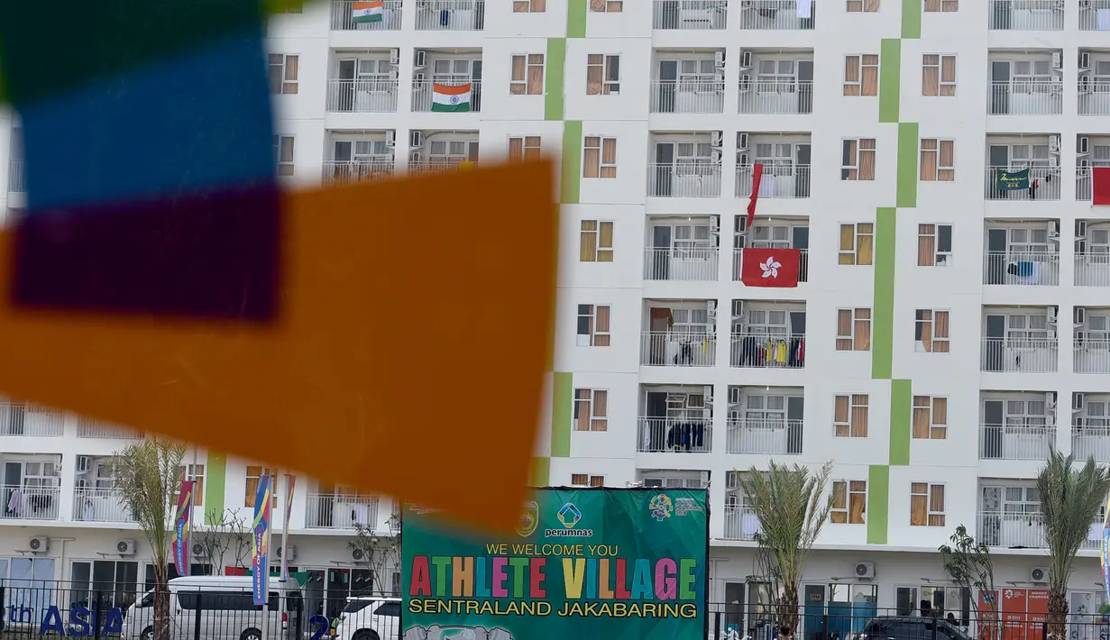 Gedung wisma atlet Asian Games 2018 di Jakabaring Sport City Palembang, Sumatera Selatan, Senin (27/8). Wisma Atlet Jakabaring ini disinyalir menyamai hotel berklasifikasi bintang tiga. (ANTARA FOTO/INASGOC/Septianda Perdana)