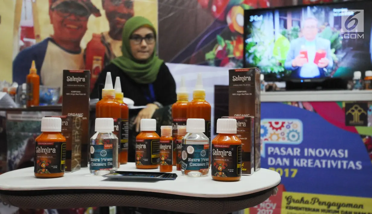 Salah satu produk inovasi untuk kesehatan dipamerkan pada Pasar Inovasi dan Kreativitas di Graha Pengayoman, Jakarta, Selasa (31/10). Ajang ini untuk mengkomersialisasikan produk kekayaan intelektual pelaku bisnis. (Liputan6.com/Helmi Fithriansyah)