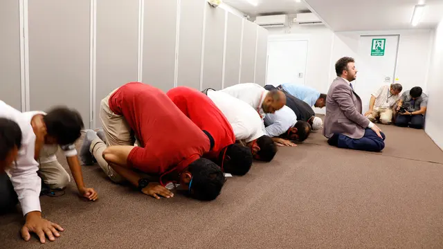 Jamu Atlet Muslim, Jepang Luncurkan Truk Masjid untuk Olimpiade 2020