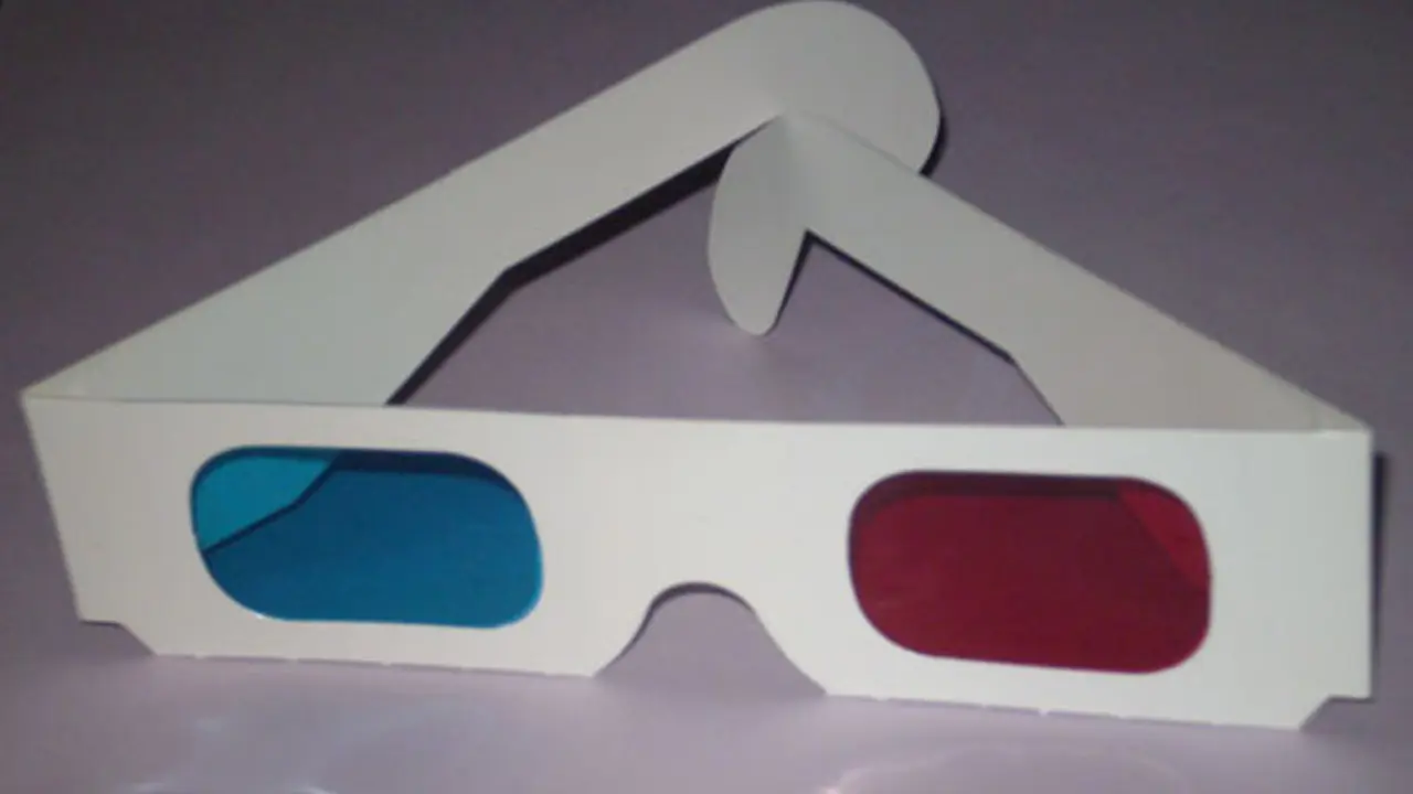 Nostalgia 90-an: Kacamata Karton 3D Bikin Paling Kece Sendiri