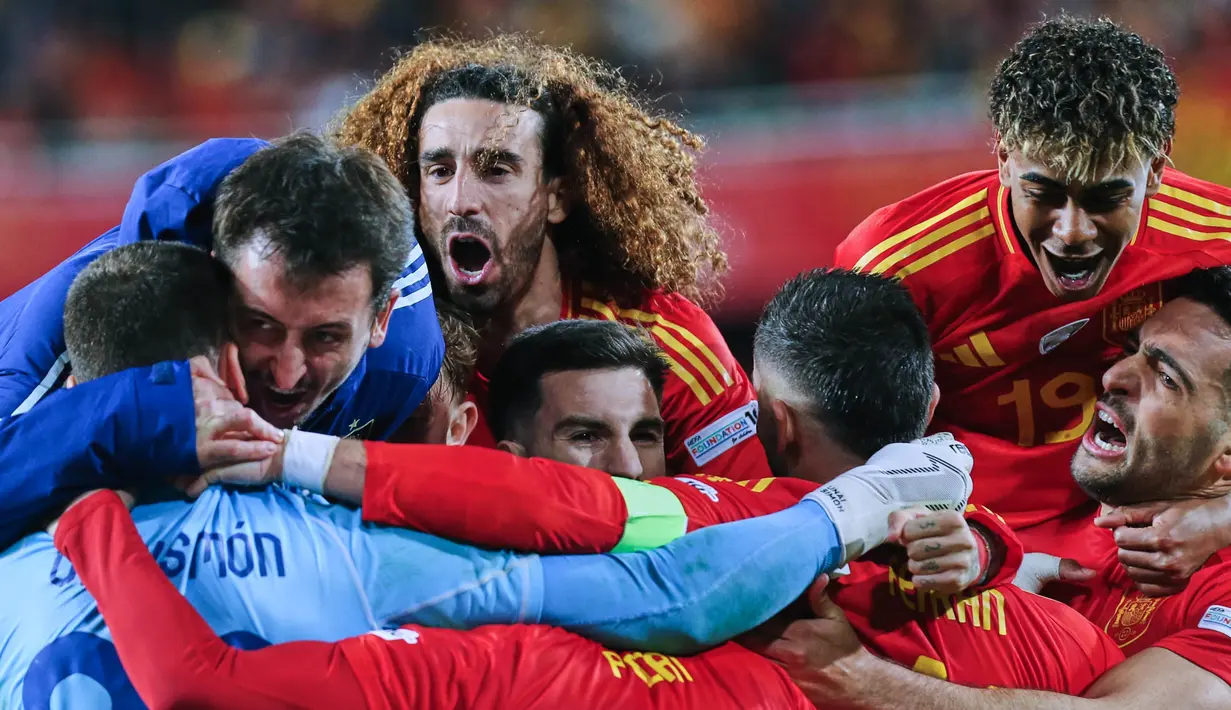 Laga ini berakhir imbang dengan agraget 5-5. Spanyol kemudian menang dengan skor 5-4 di babak adu penalti dan meraih tiket ke babak semifinal. (AP Photo/Alberto Saiz)
