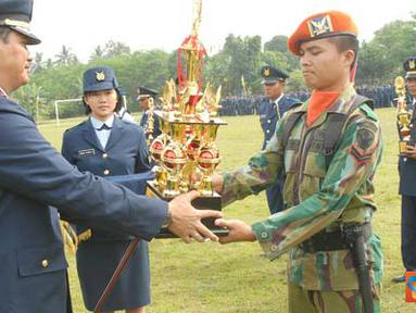 Citizen6, Subang: HUT TNI Angkatan Udara ke-65, di Lapangan Suryadarma Krida, Lanud Suryadarma, Subang, Sabtu (9/4). (Pengirim: Dodo)