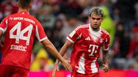 Luis Diaz saat debut bersama Bayern Munchen dalam laga pramusim melawan Lyon di Allianz arena, Sabtu (2-8-2025). (Dok. X @FCBayern)