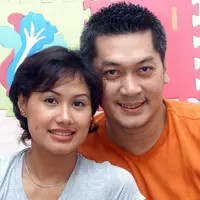 Donny Kesuma dan istri, Yuni Indrianti (Foto: tabloidbintang.com)