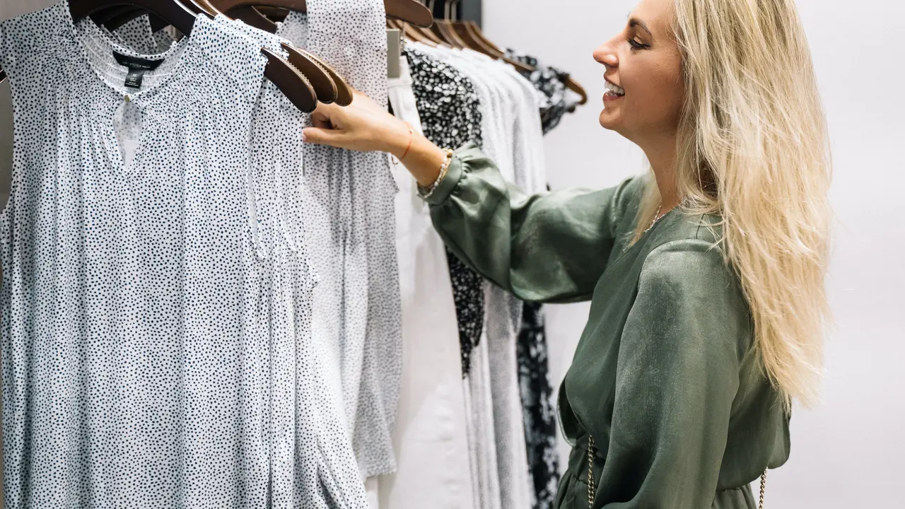 Catat! 5 Tips Membeli Baju Bekas agar Tak Kecewa