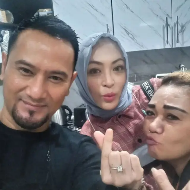 6 Potret Kedekatan Angelina Sondakh dan Adik Ipar, Sempat Dikabarkan Bakal Menikah