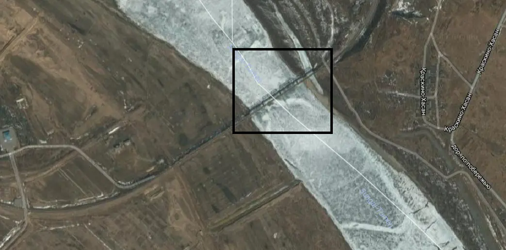 Perbatasan Korea Utara (kiri) dan Rusia (kanan) (Sumber: Google Maps)