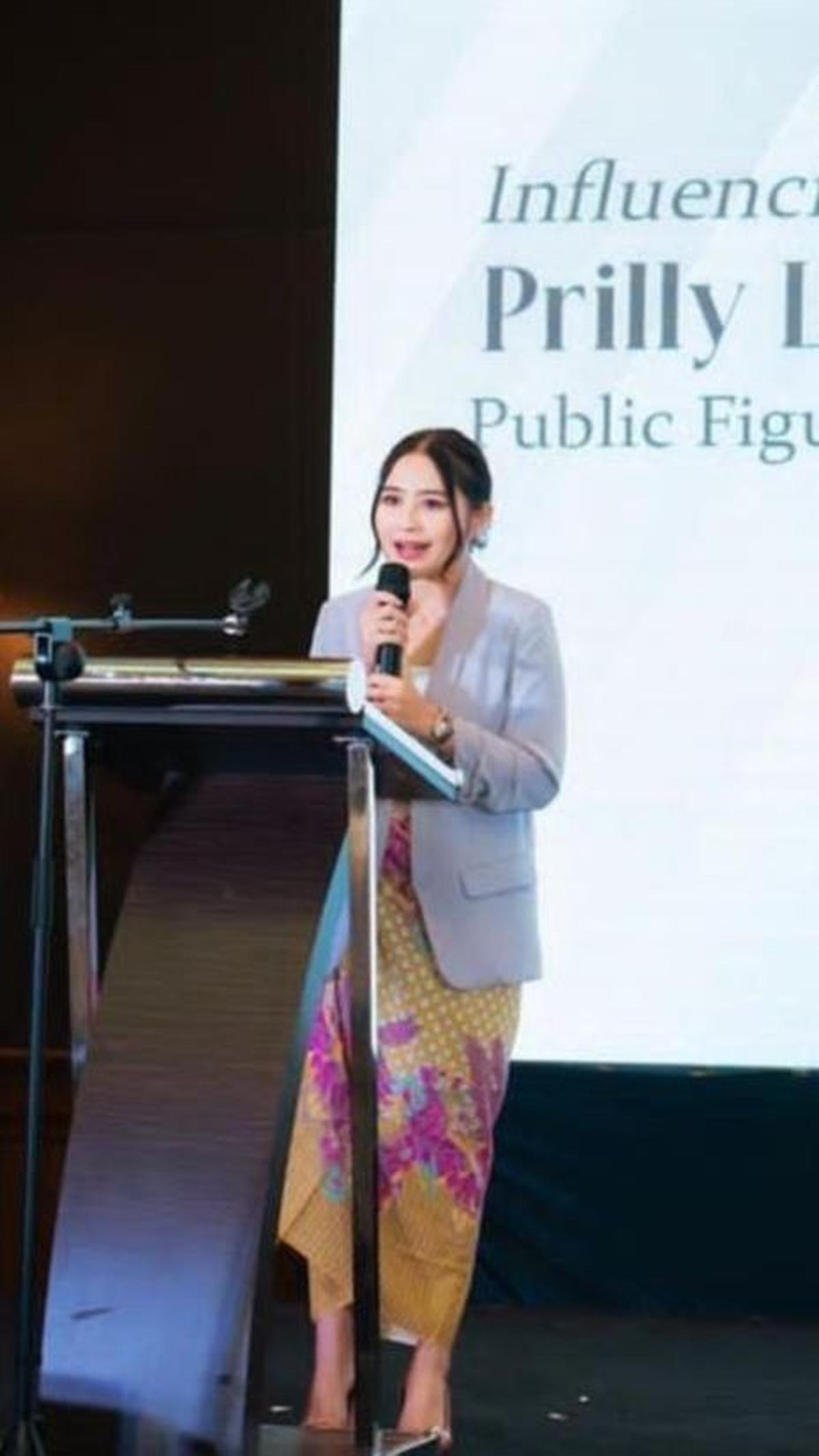 Dalam pidatonya, wanita Cantik ini tak lupa mengucapkan terima kasih untuk sang ibu.<br>