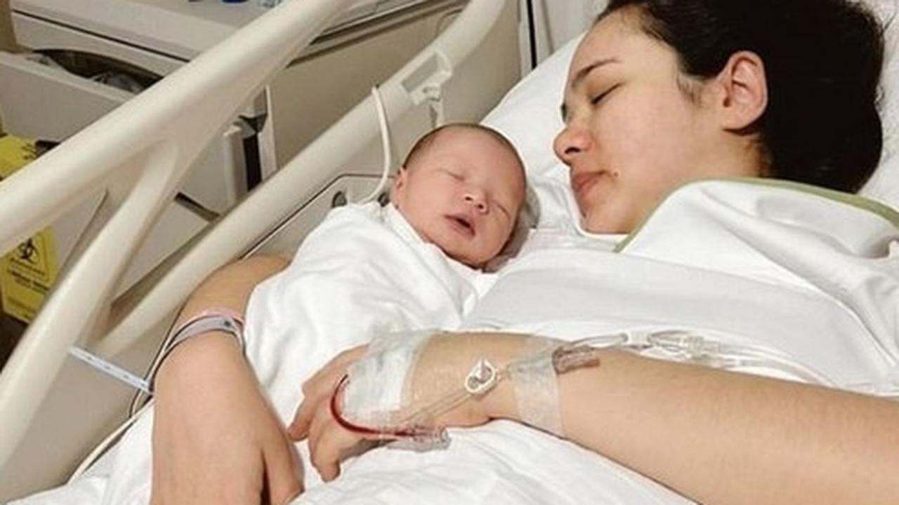Proses kelahiran Oliver tidaklah mudah. Pamela menghabiskan waktu seminggu penuh perjuangan sebelum akhirnya melahirkan Oliver dengan selamat.<br>